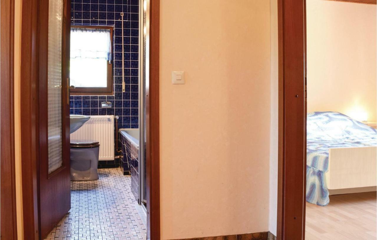 Cozy Home In Sellerich With Kitchen Εξωτερικό φωτογραφία